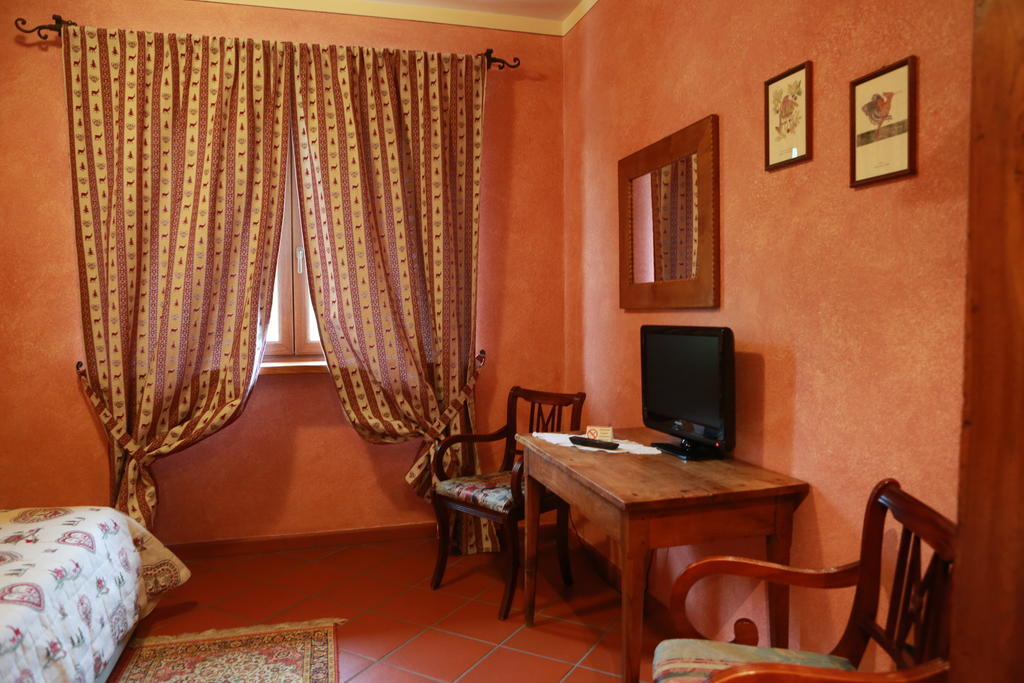 Agriturismo La Virginia Villa Revello Eksteriør billede