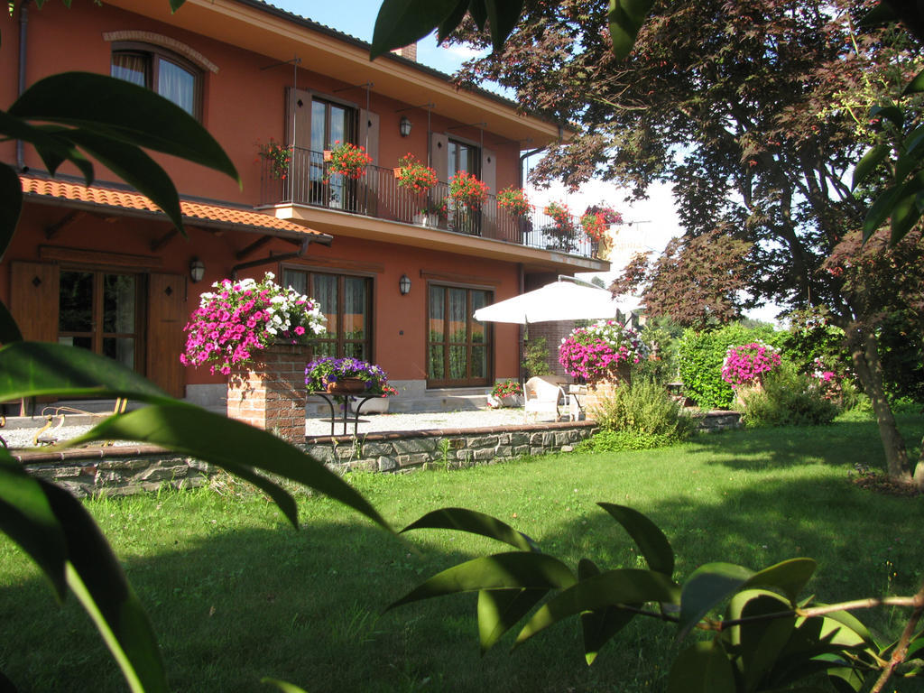 Agriturismo La Virginia Villa Revello Eksteriør billede